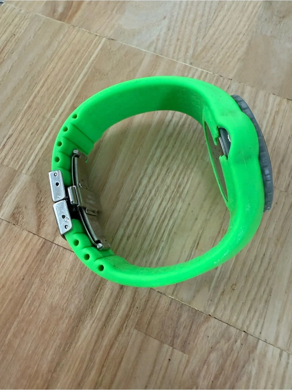 Toy watch jelly green silicone sporty watch NEW BATTERY
